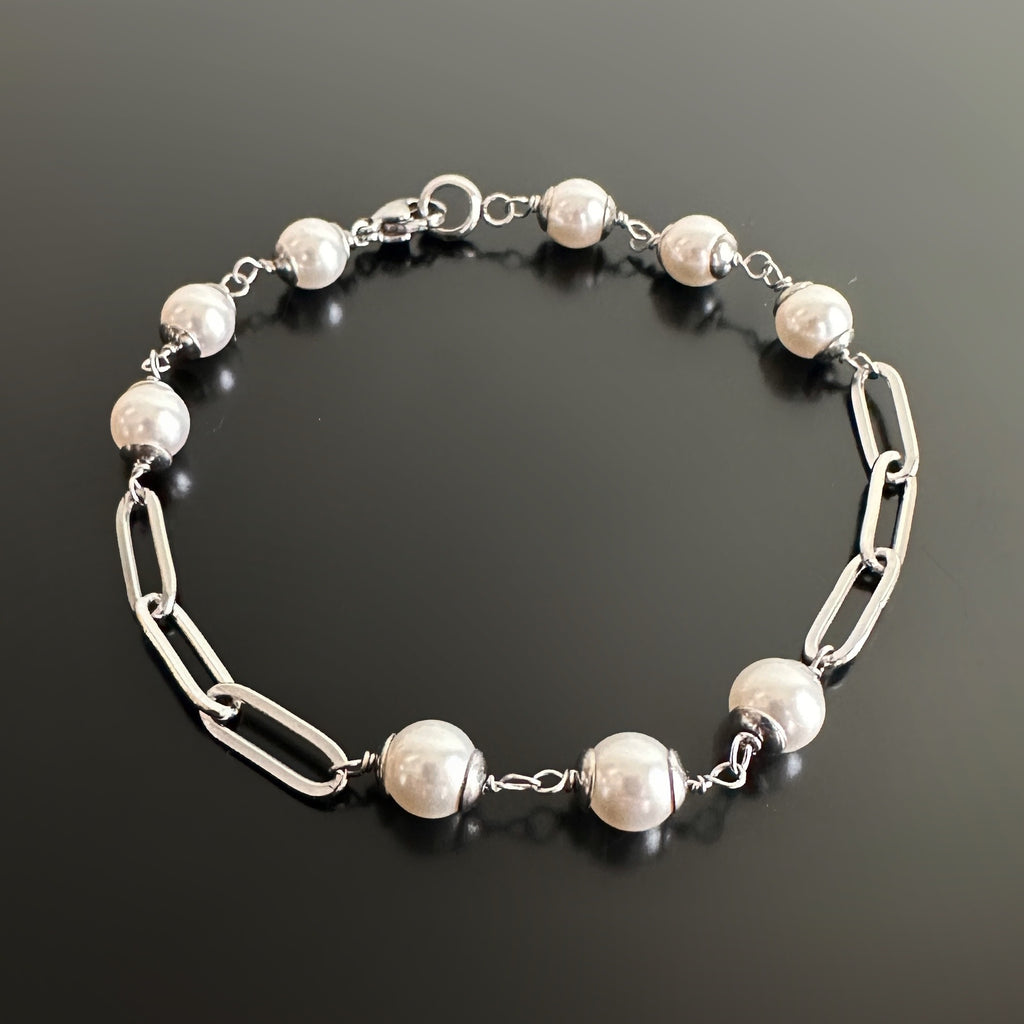 paper clip chain bracelet h 6mm white crystal pearls linked within.