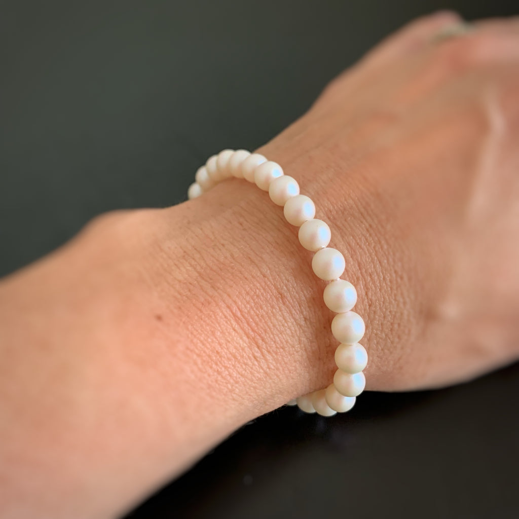 matte finish iridescent pearl bracelet