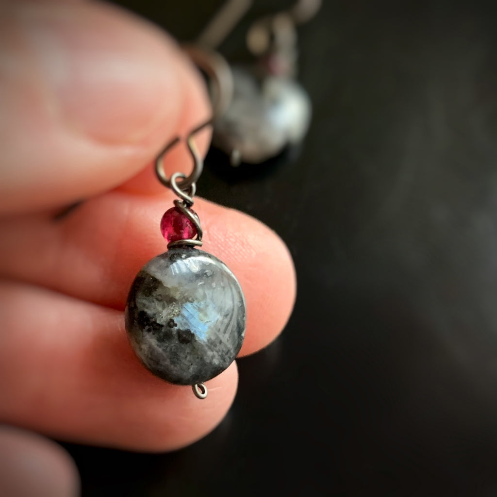 sleckled blue labradorite earrings with garnet