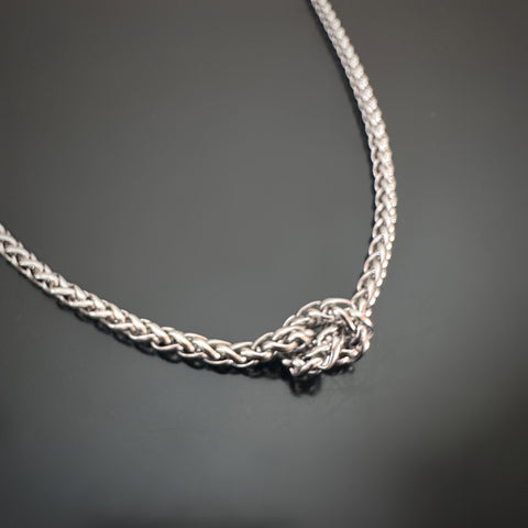 A wonderfully versatile and classic look, made with a silver tone, thick, wheat style chain made of 304 grade surgical steel. 
