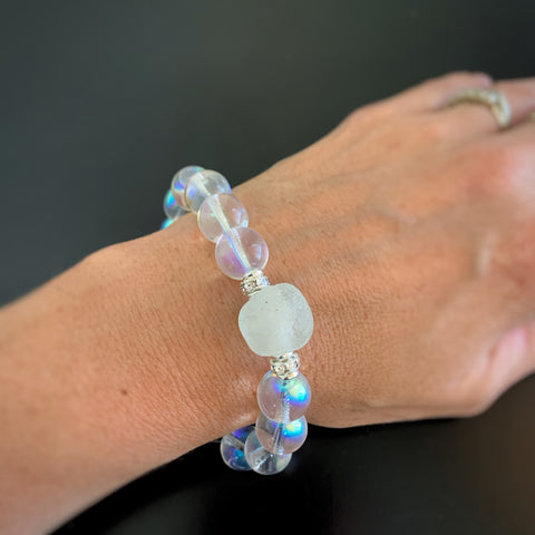 bubbke glass bracelet with iridescent glass and african glass