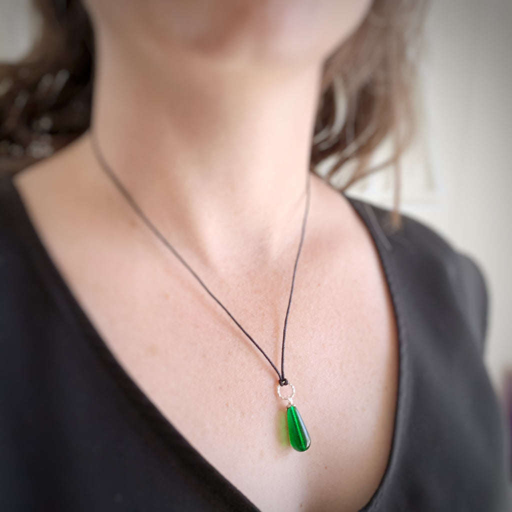emerald green glass teardrop necklace