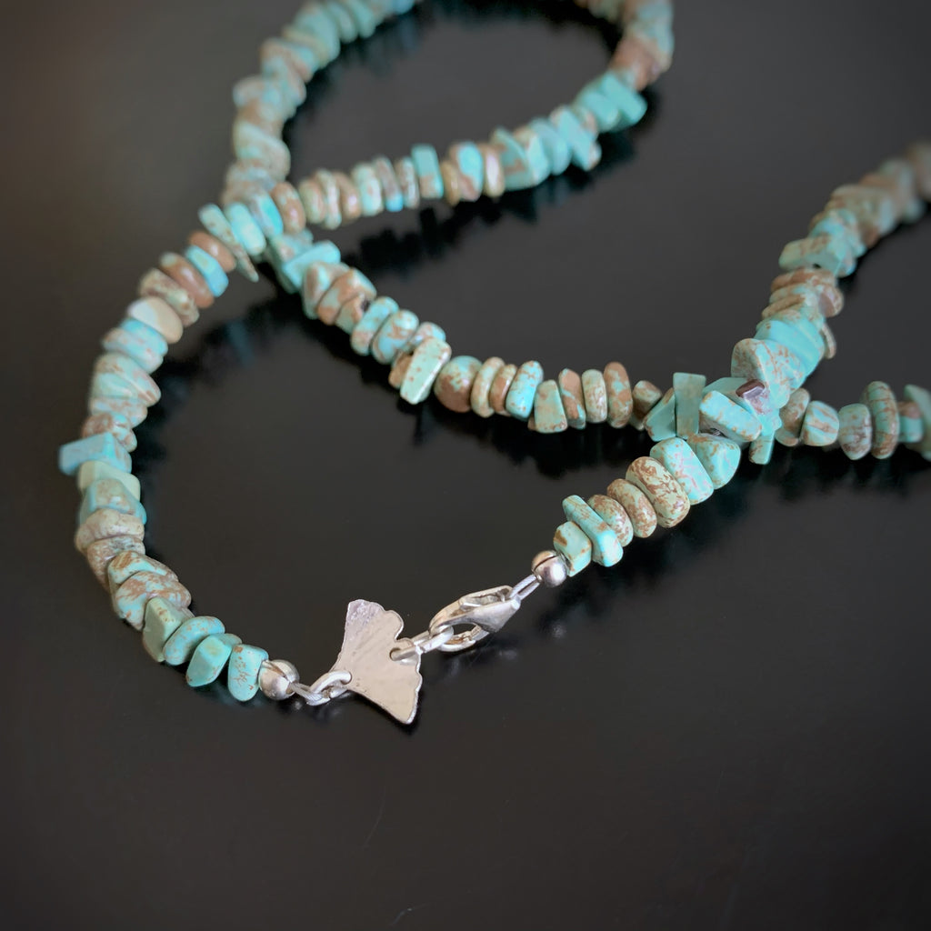 turquoise chip necklace with sterling silver ginkgo at the clasp